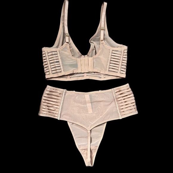 Victorias Secret Set Sexy Sheer Mesh Unlined Plunge bra & High Waist Thong beige - Picture 3 of 3